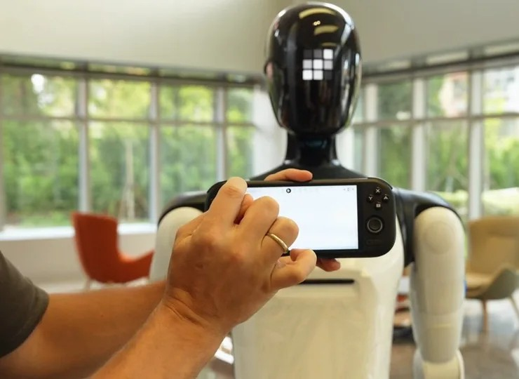 Портативный пульт оператора для управления роботом Agibot A3 Ultra